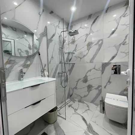 Apartment Bright & Spacious With Free Parking Plovdiv