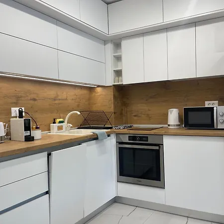 Bright & Spacious With Free Parking Apartment Plovdiv