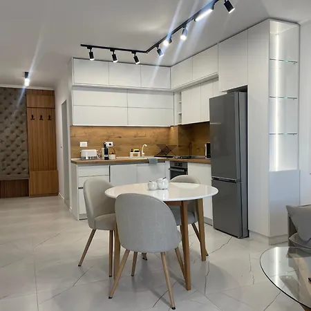 Apartment Bright & Spacious With Free Parking