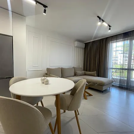 Bright & Spacious With Free Parking Plovdiv