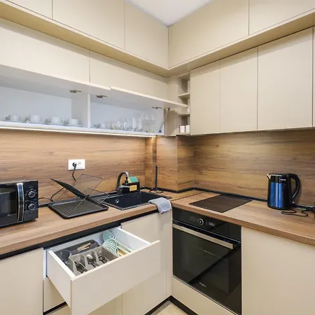 Apartment Bright & Spacious With Free Parking Plovdiv