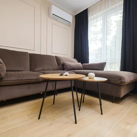 Bright & Spacious With Free Parking *