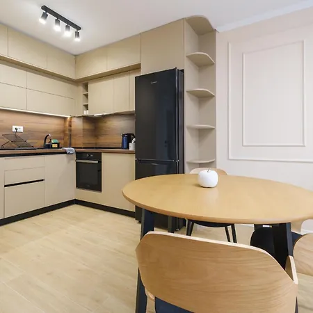 Bright & Spacious With Free Parking Plovdiv