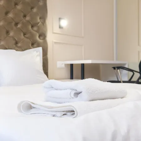 Bright & Spacious With Free Parking * Plovdiv