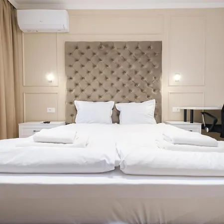 Bright & Spacious With Free Parking