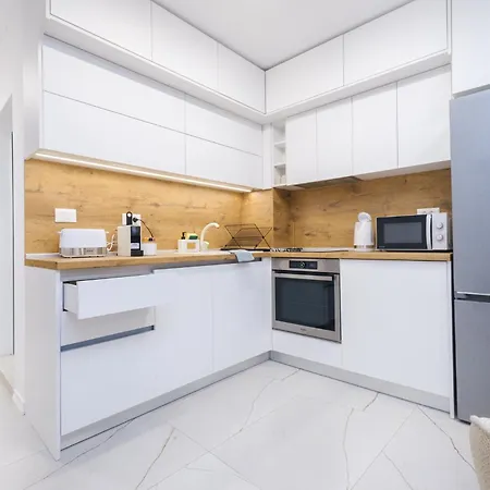 Bright & Spacious With Free Parking * Plovdiv
