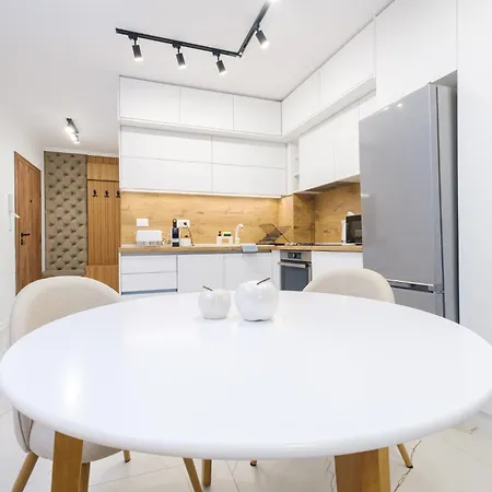 Bright & Spacious With Free Parking Apartment Plovdiv